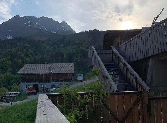 Terrasse Sur Les Aravis La Giettaz